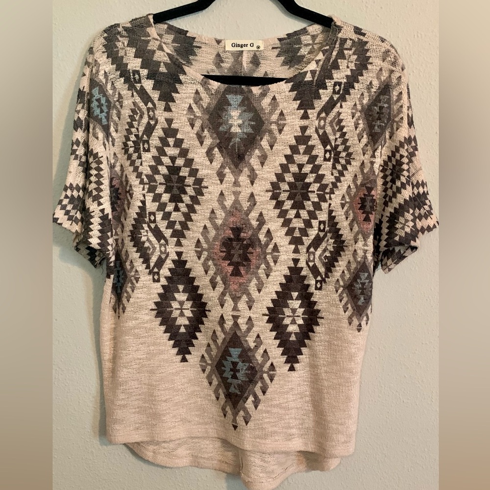 Short sleeve sweater